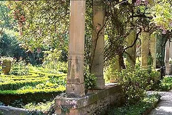 Le Prieure Hotel Villeneuve-lès-Avignon 5*,